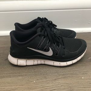 Black Nike Free Runs 5.0
